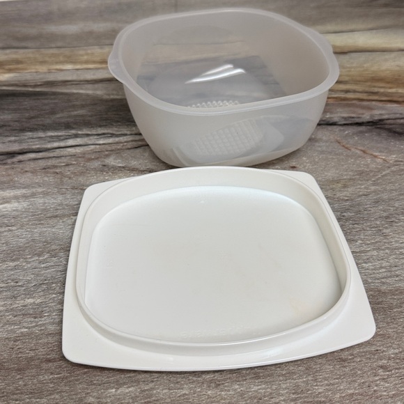 Tupperware CheeseSmart Small - Picture 4 of 5